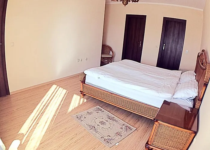 Chateau Del Marina Penthouses *