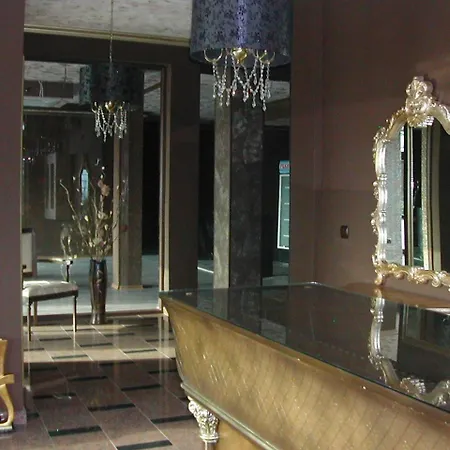 Chateau Del Marina Penthouses 네세부르