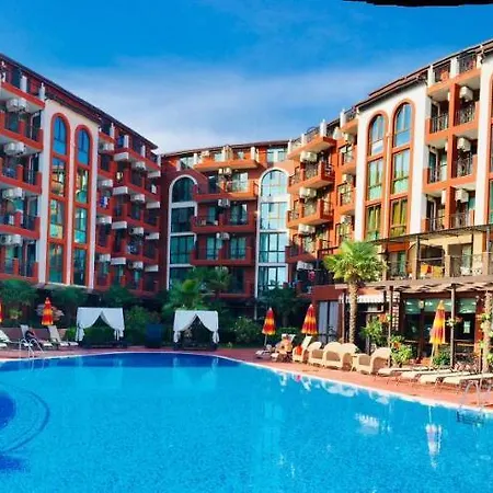 Chateau Del Marina Penthouses 아파트