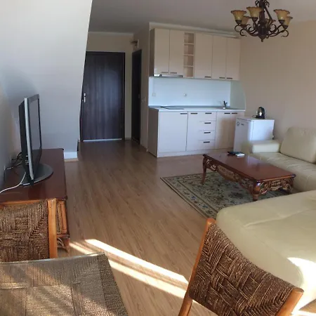 아파트 Chateau Del Marina Penthouses 네세부르